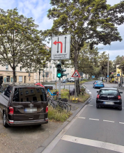 Warnschild demontiert