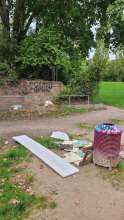 Sperrmüll auf dem Spielplatz Lokomotivstr. / An der alten Kantine 