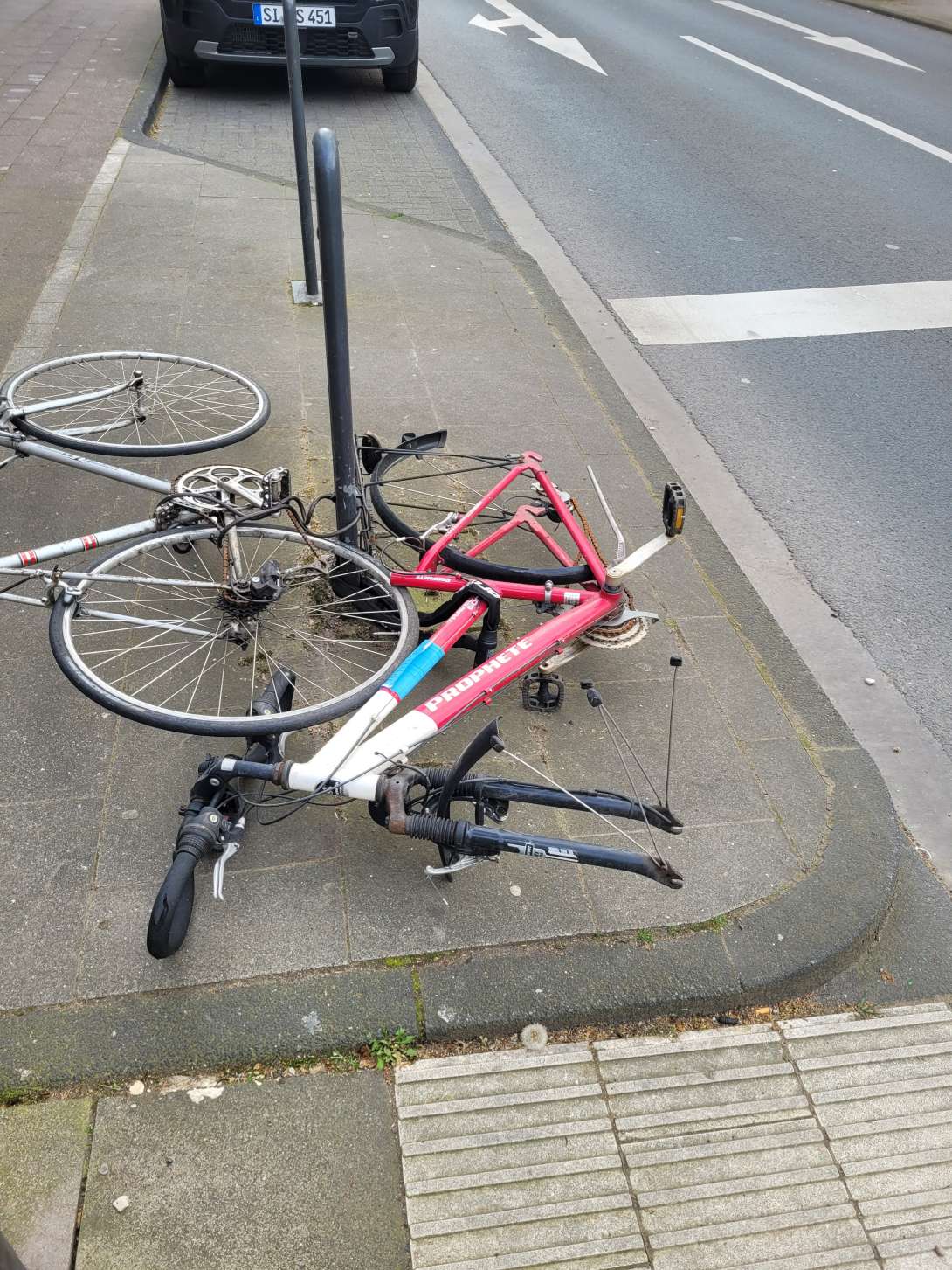 Bild zu gemeldetem Anliegen vom *2024-04-15 09:11:52