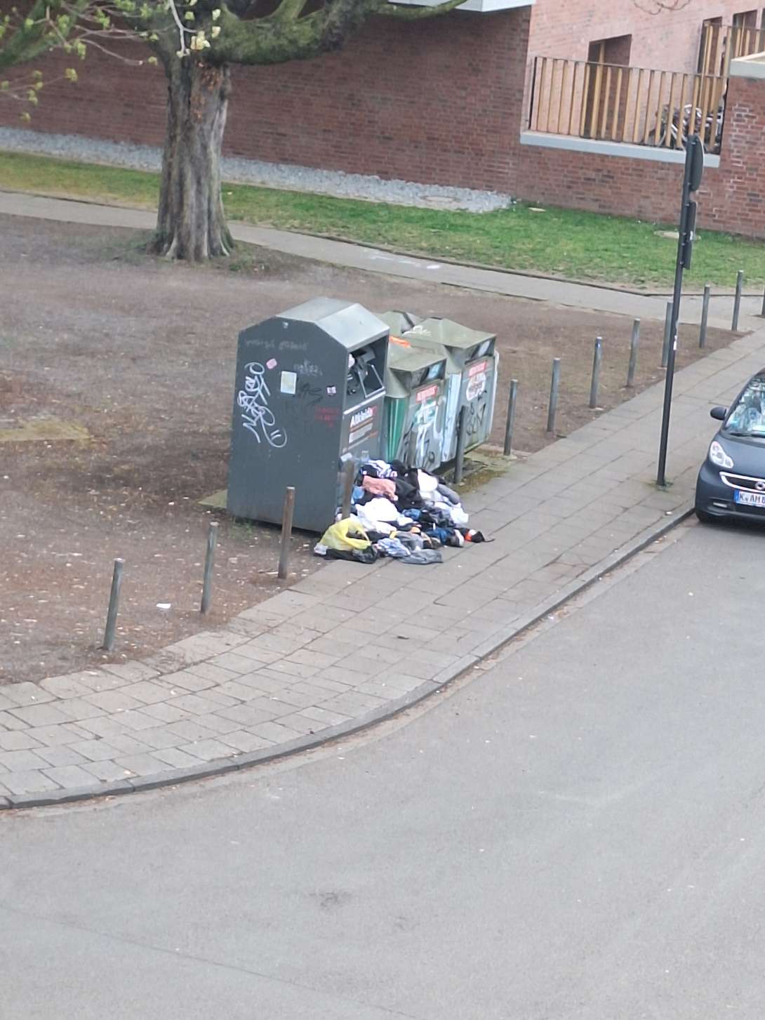 Bild zu gemeldetem Anliegen vom *2025-03-24 17:05:01