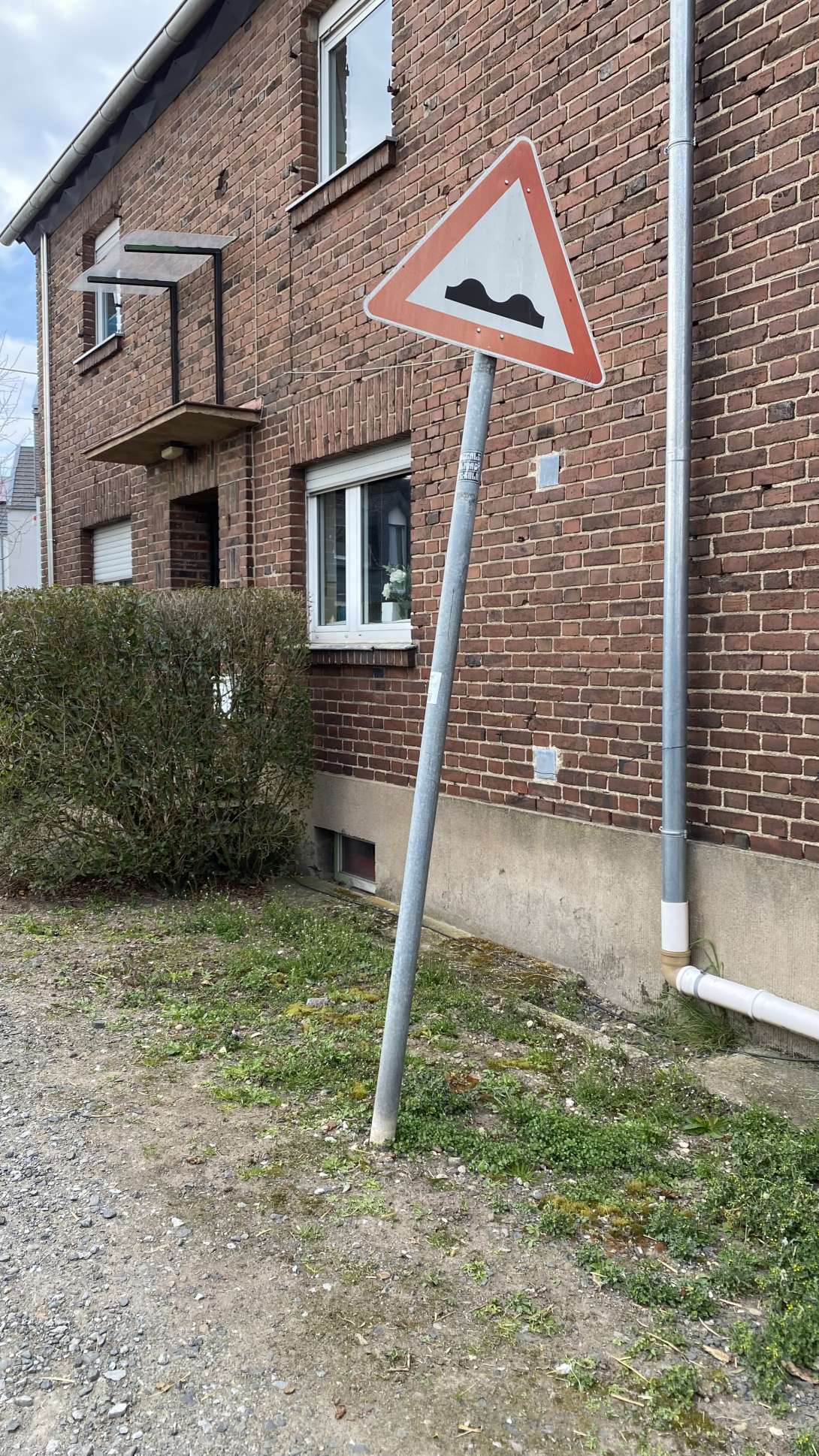 Bild zu gemeldetem Anliegen vom *2025-03-26 00:26:16