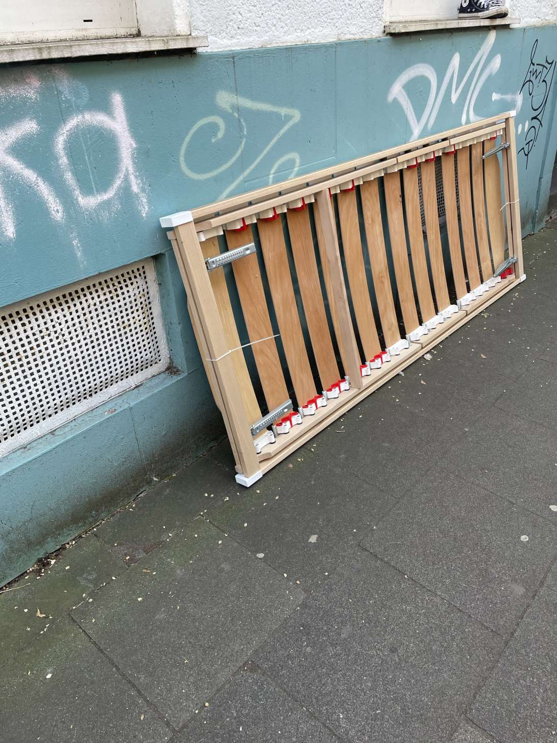 Bild zu gemeldetem Anliegen vom *2025-04-04 17:38:21