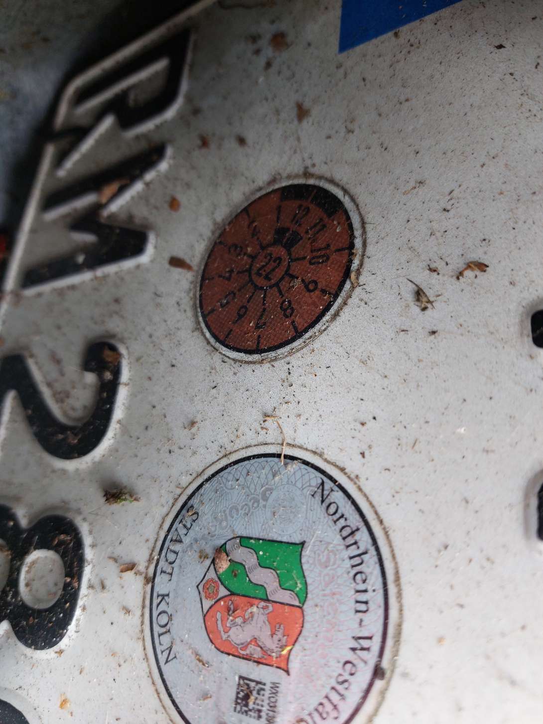 Motorrad unter Haube, ohne TÜV *2025-04-11 14:01:29