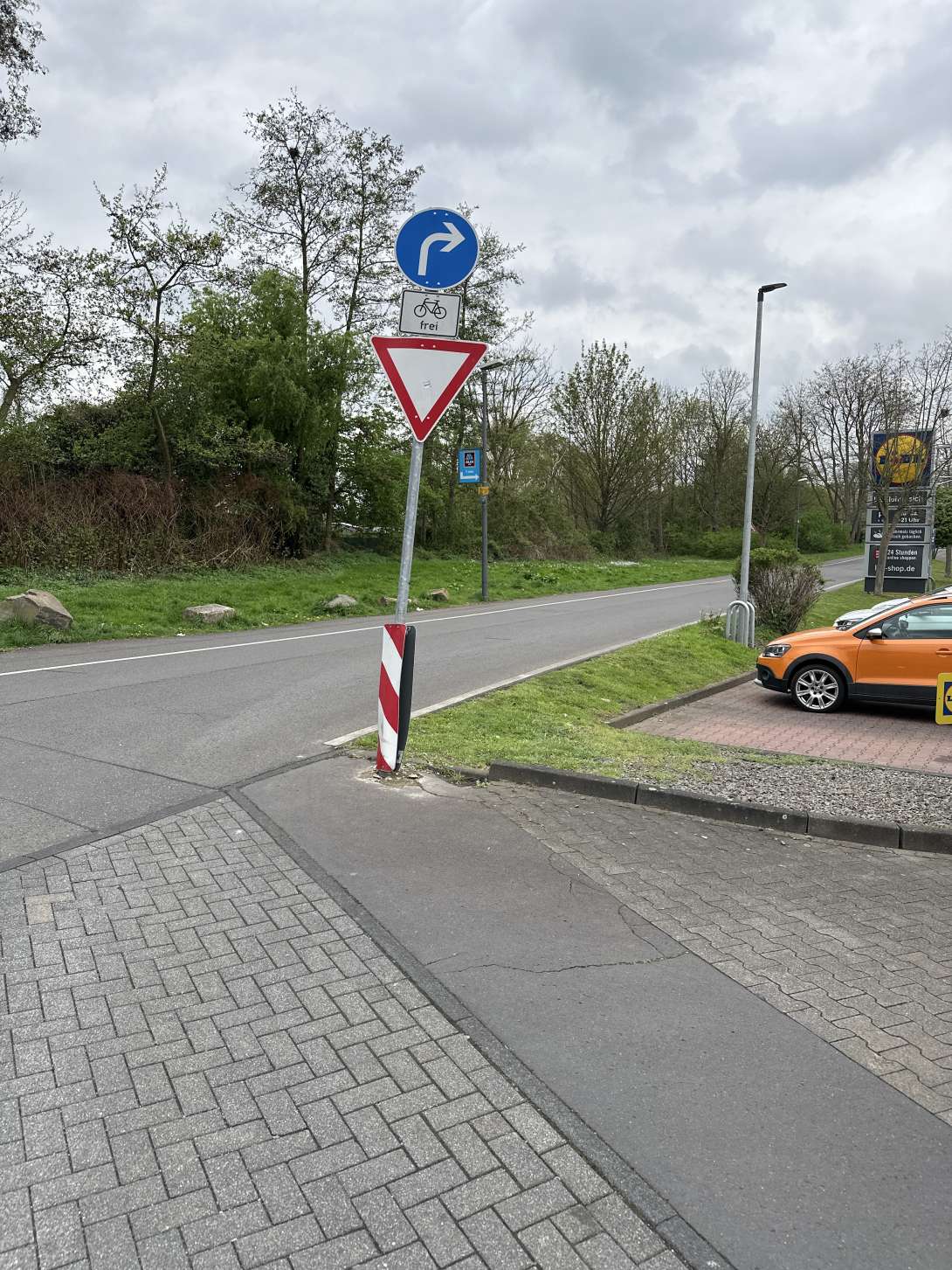 Bild zu gemeldetem Anliegen vom *2025-04-17 16:05:10