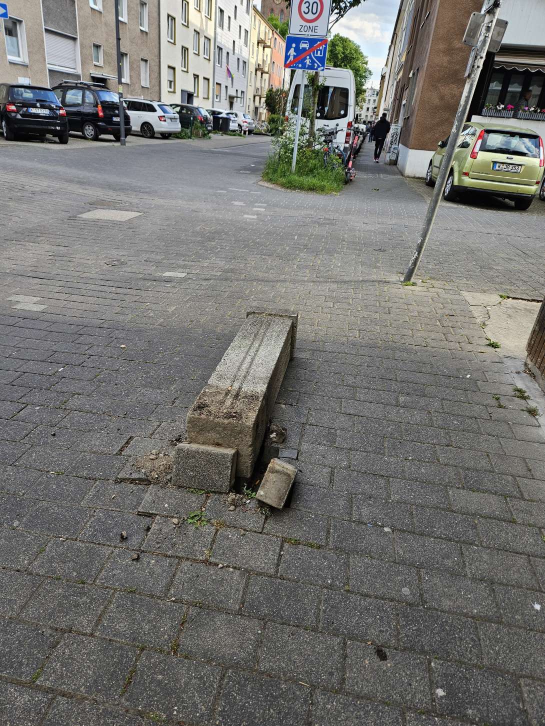 Bild zu gemeldetem Anliegen vom *2025-05-08 18:38:08