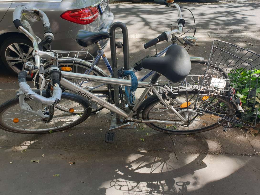 Unbenutztes Schrottfahrrad