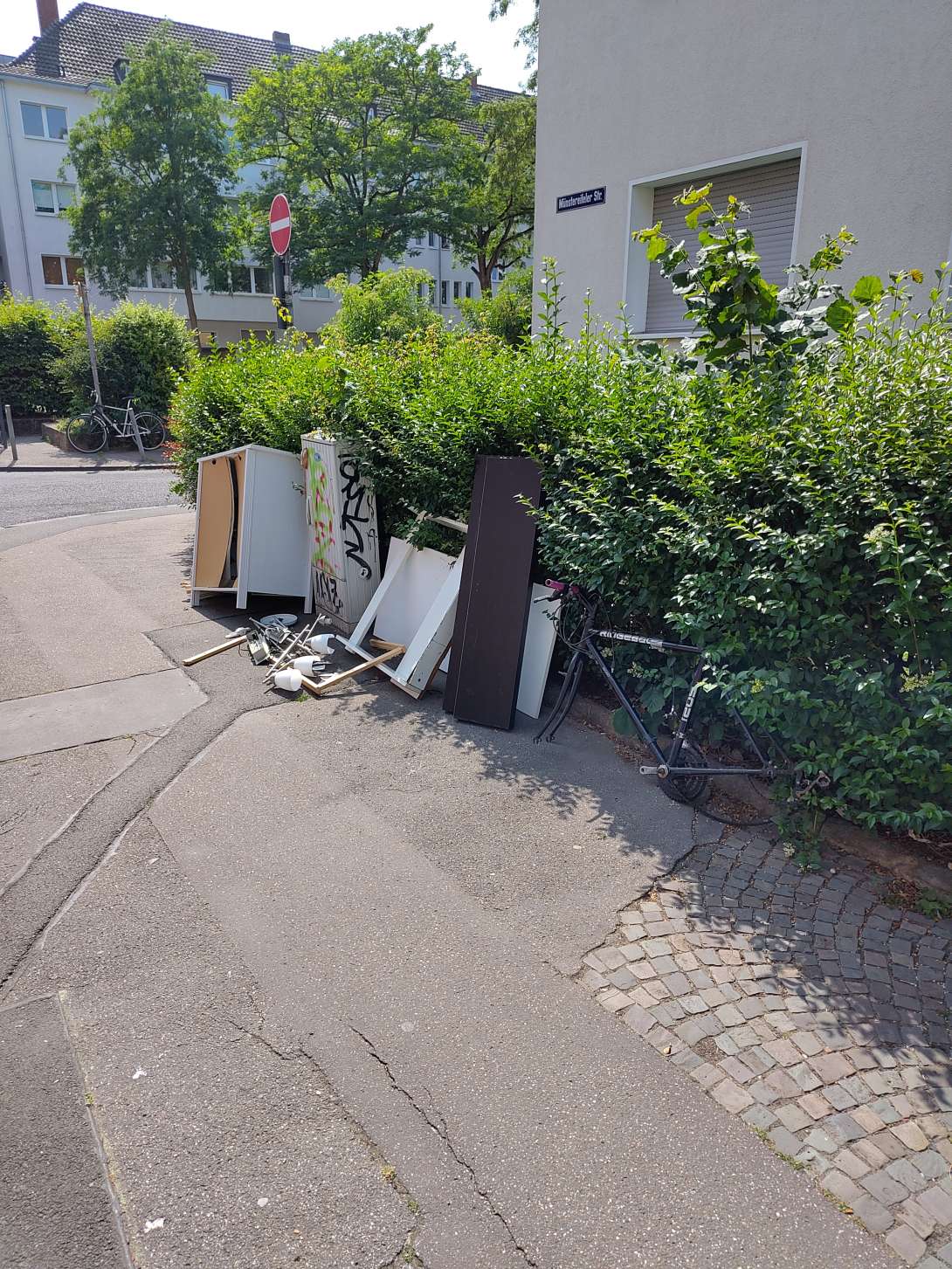 Bild zu gemeldetem Anliegen vom *2025-06-13 17:36:54
