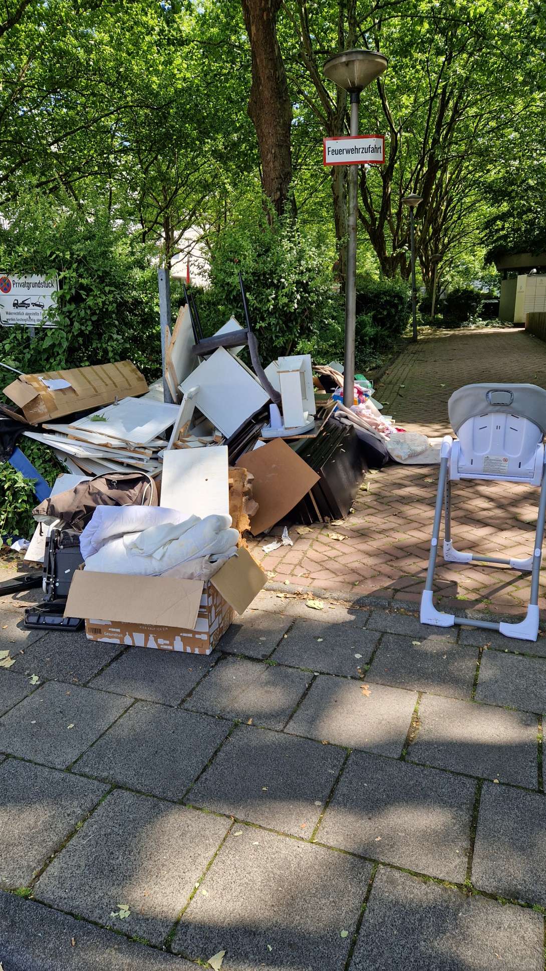 Bild zu gemeldetem Anliegen vom *2025-06-17 14:57:32