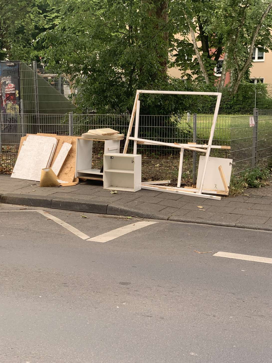 Bild zu gemeldetem Anliegen vom *2025-06-15 23:09:54