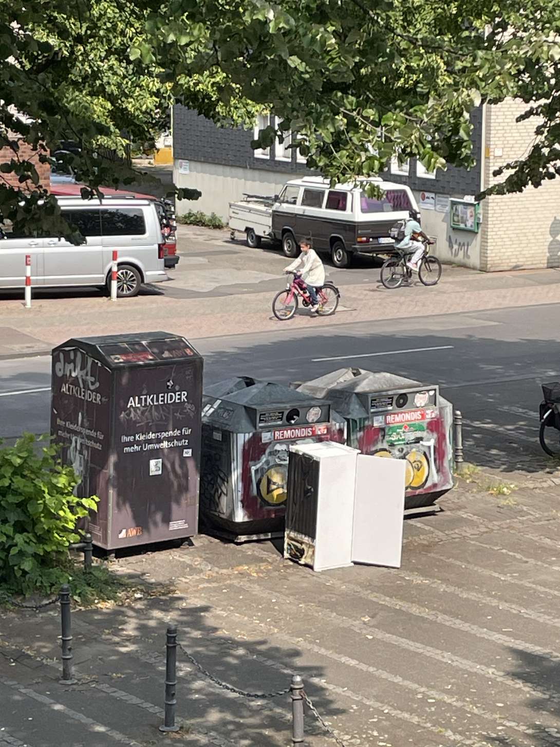 Bild zu gemeldetem Anliegen vom *2025-06-03 16:37:31