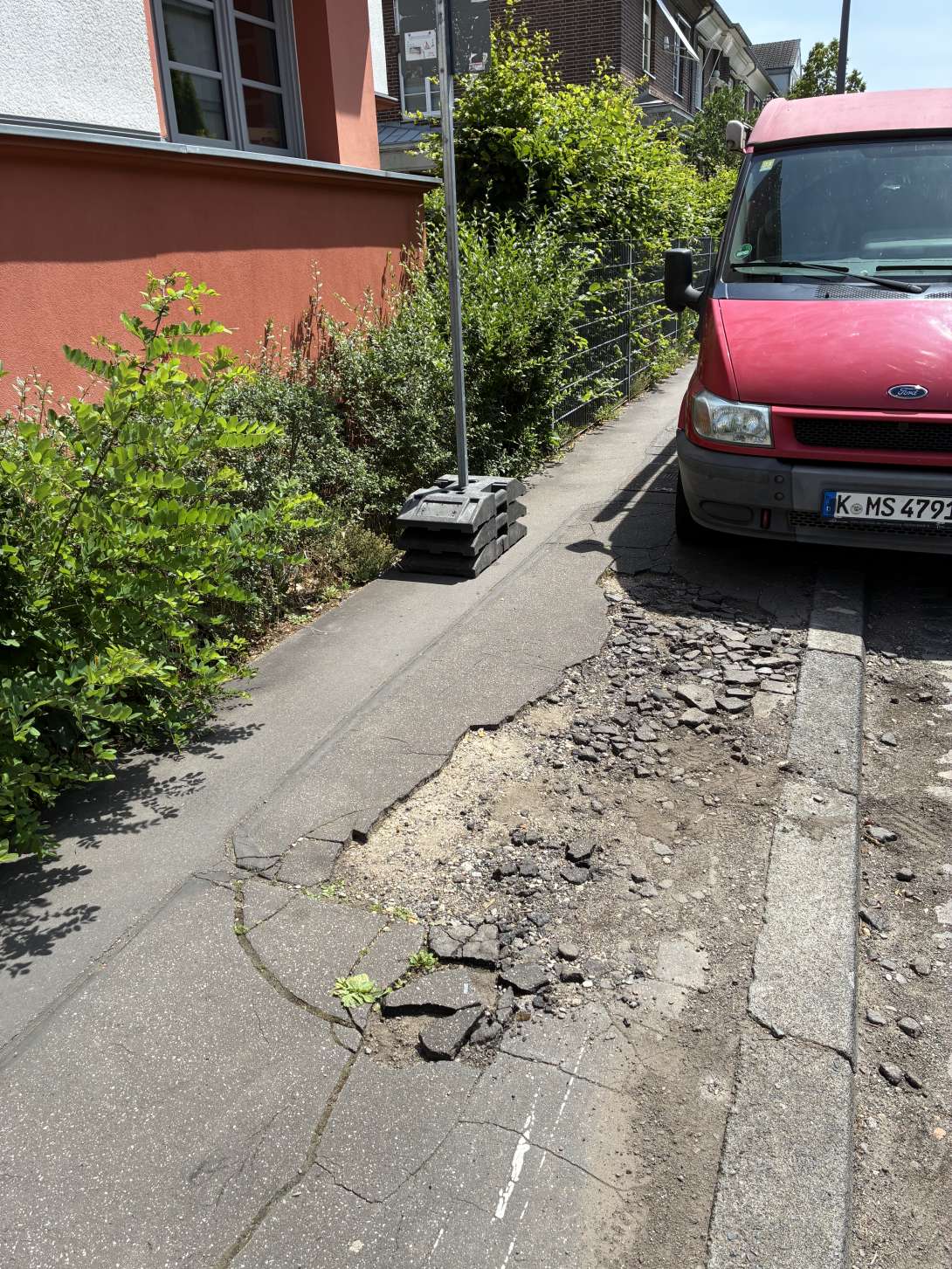 Bild zu gemeldetem Anliegen vom *2025-06-18 13:36:37