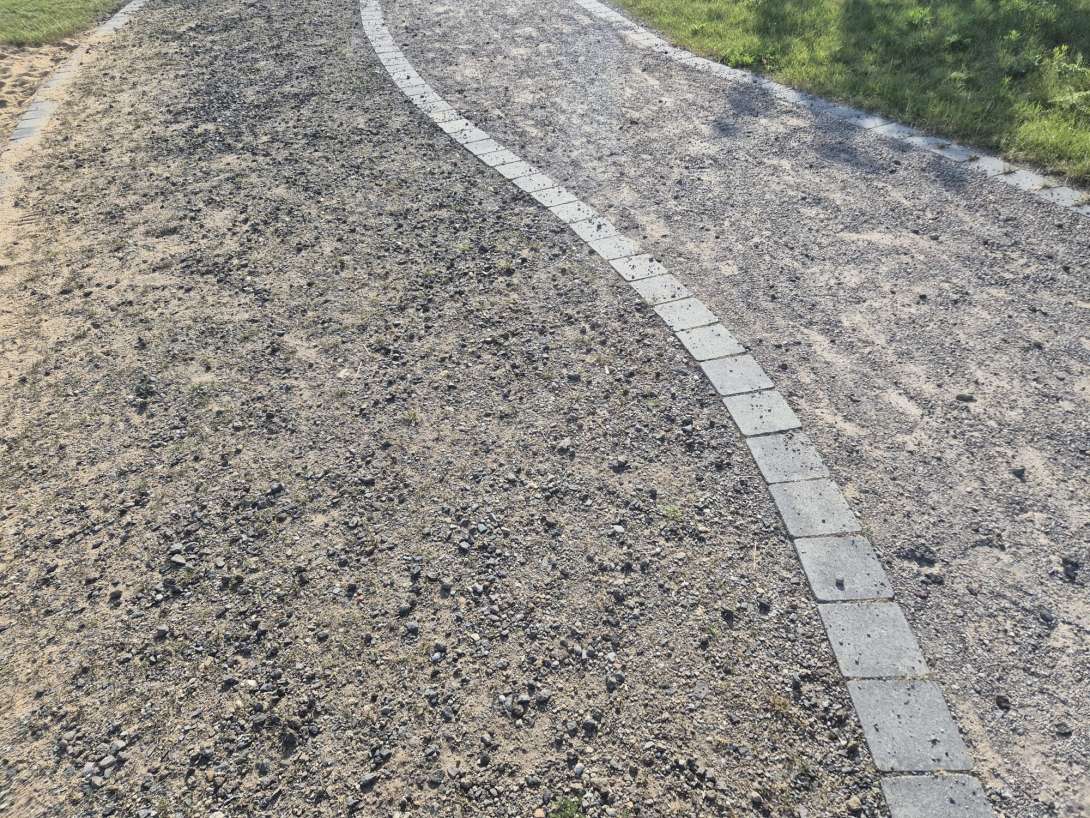 Bild zu gemeldetem Anliegen vom *2025-06-24 11:01:30