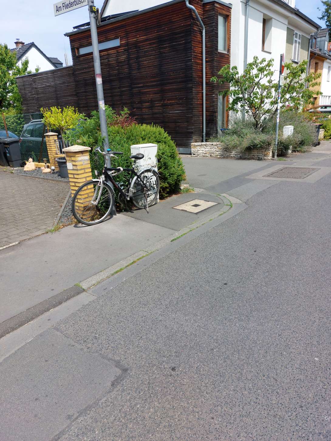 Dieses Fahrrad Bild zu gemeldetem Anliegen vom *2025-07-19 12:28:09
