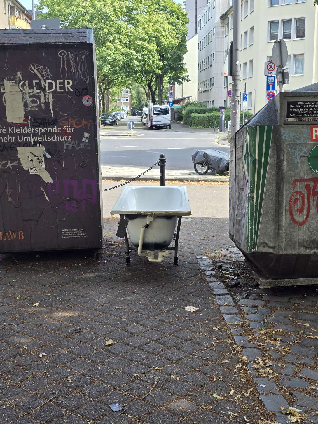 Bild zu gemeldetem Anliegen vom *2025-07-18 11:59:21