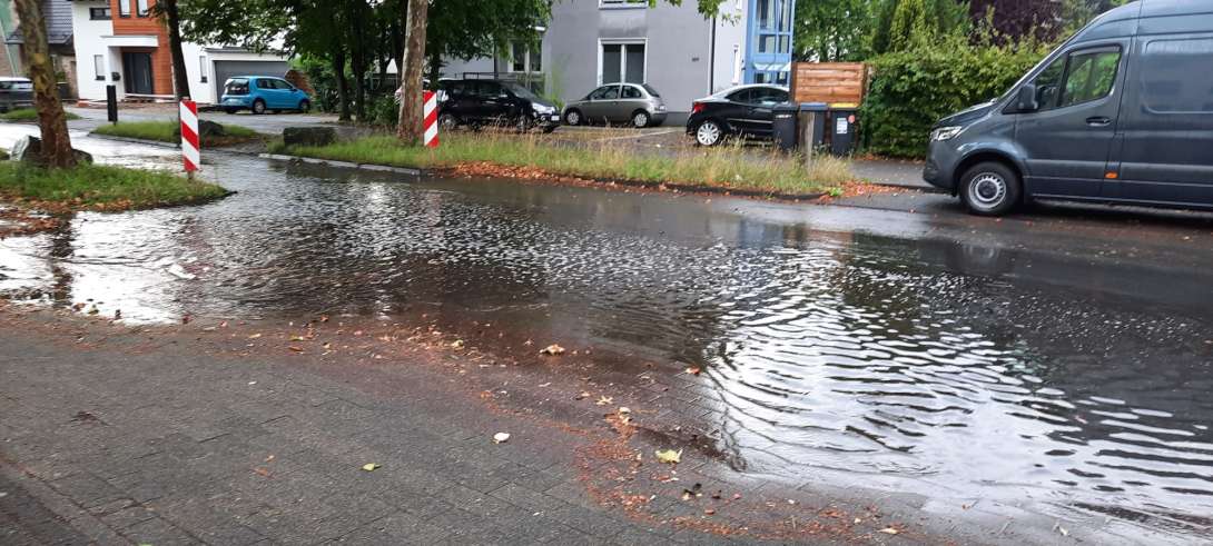 Fahrbahn vor HsNr 86 