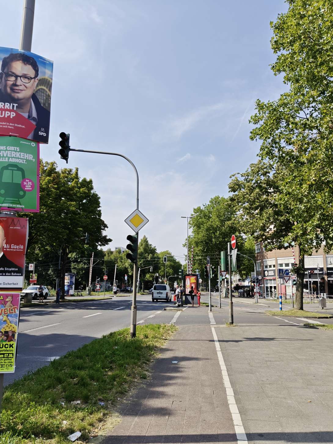 Ampelanlage für KFZ und für Fußgänger ist kaputt 
