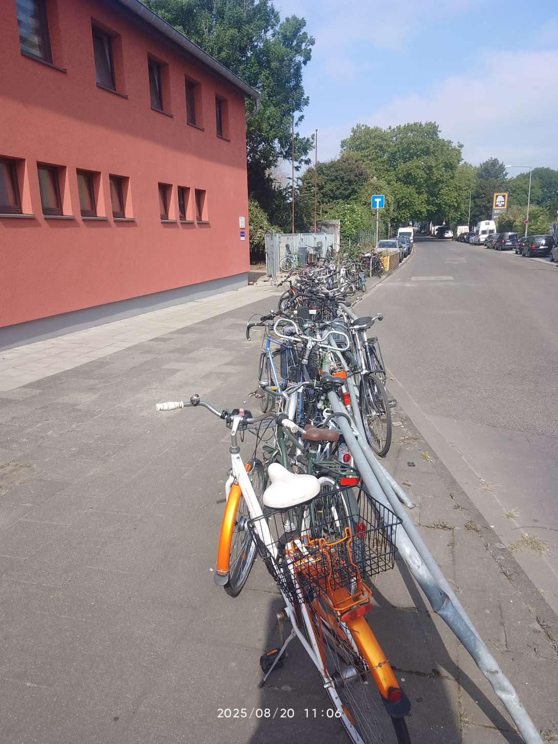 Bild zu gemeldetem Anliegen vom *2025-08-20 09:27:15