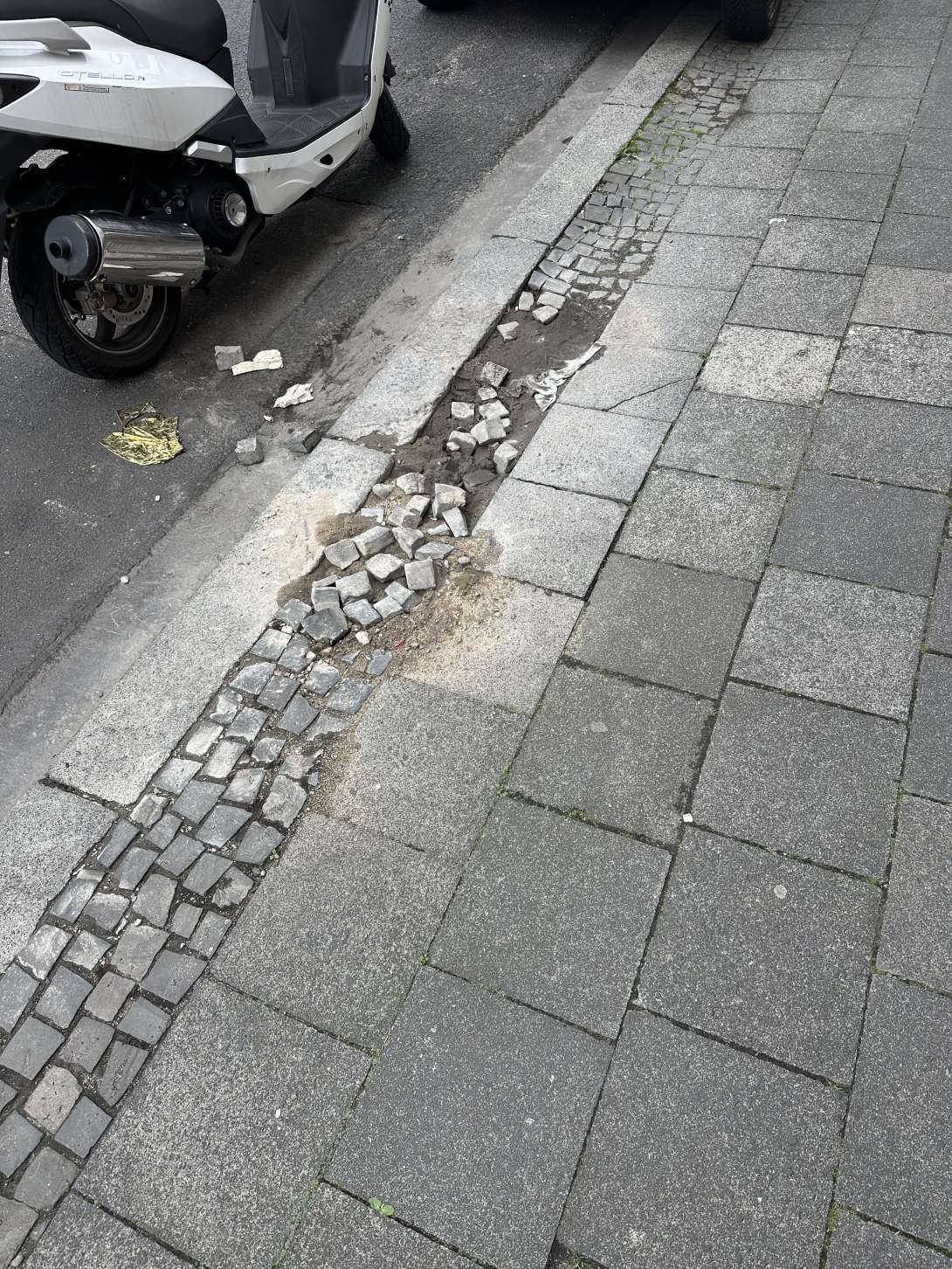 Bild zu gemeldetem Anliegen vom *2025-08-03 15:01:00