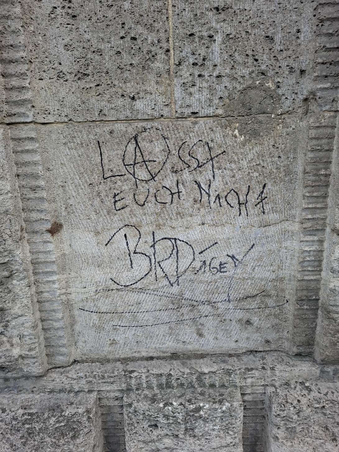Bild zu gemeldetem Anliegen vom *2025-09-23 15:33:25
