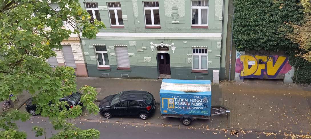 Herthastraße 41, 50969 Köln, Anhänger blockiert Parkplatz
