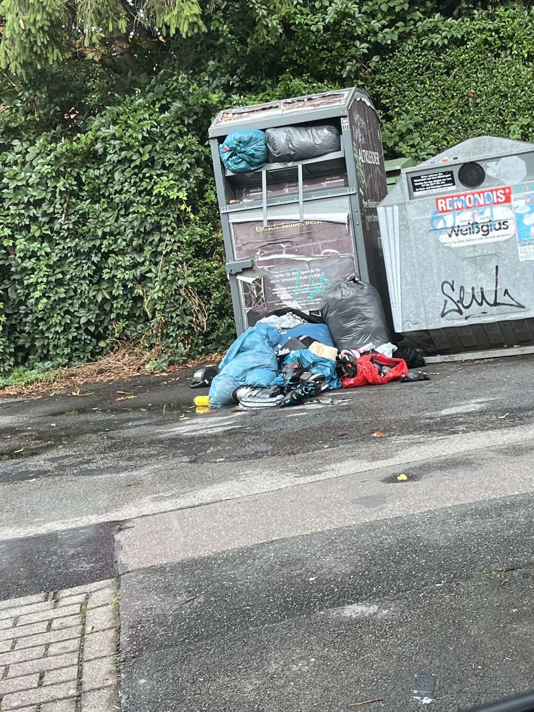 Bild zu gemeldetem Anliegen vom *2025-09-22 21:42:30
