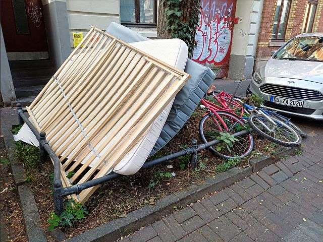 Bild zu gemeldetem Anliegen vom *2025-09-10 13:18:35