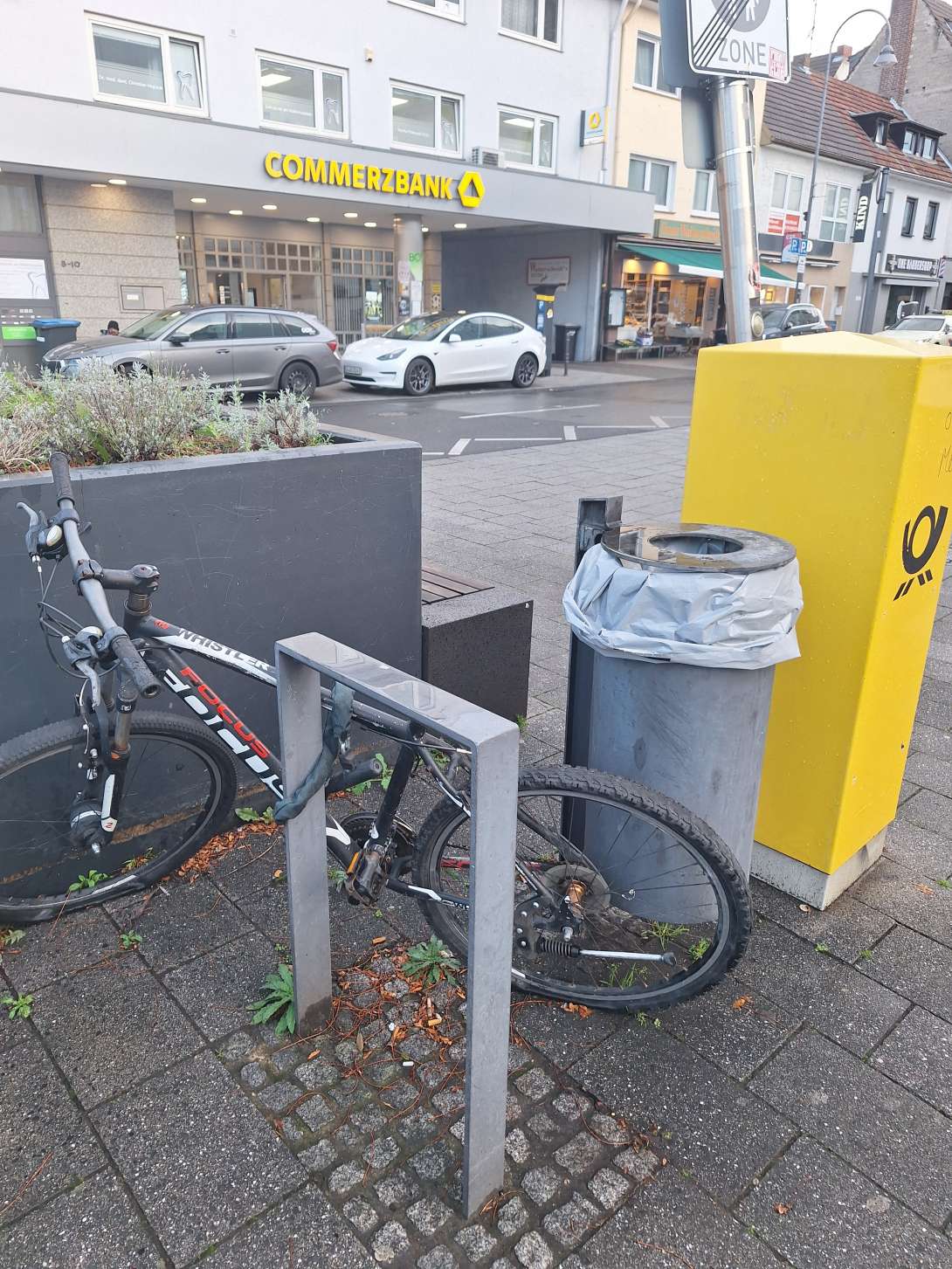 Bild zu gemeldetem Anliegen vom *2025-10-23 06:32:11