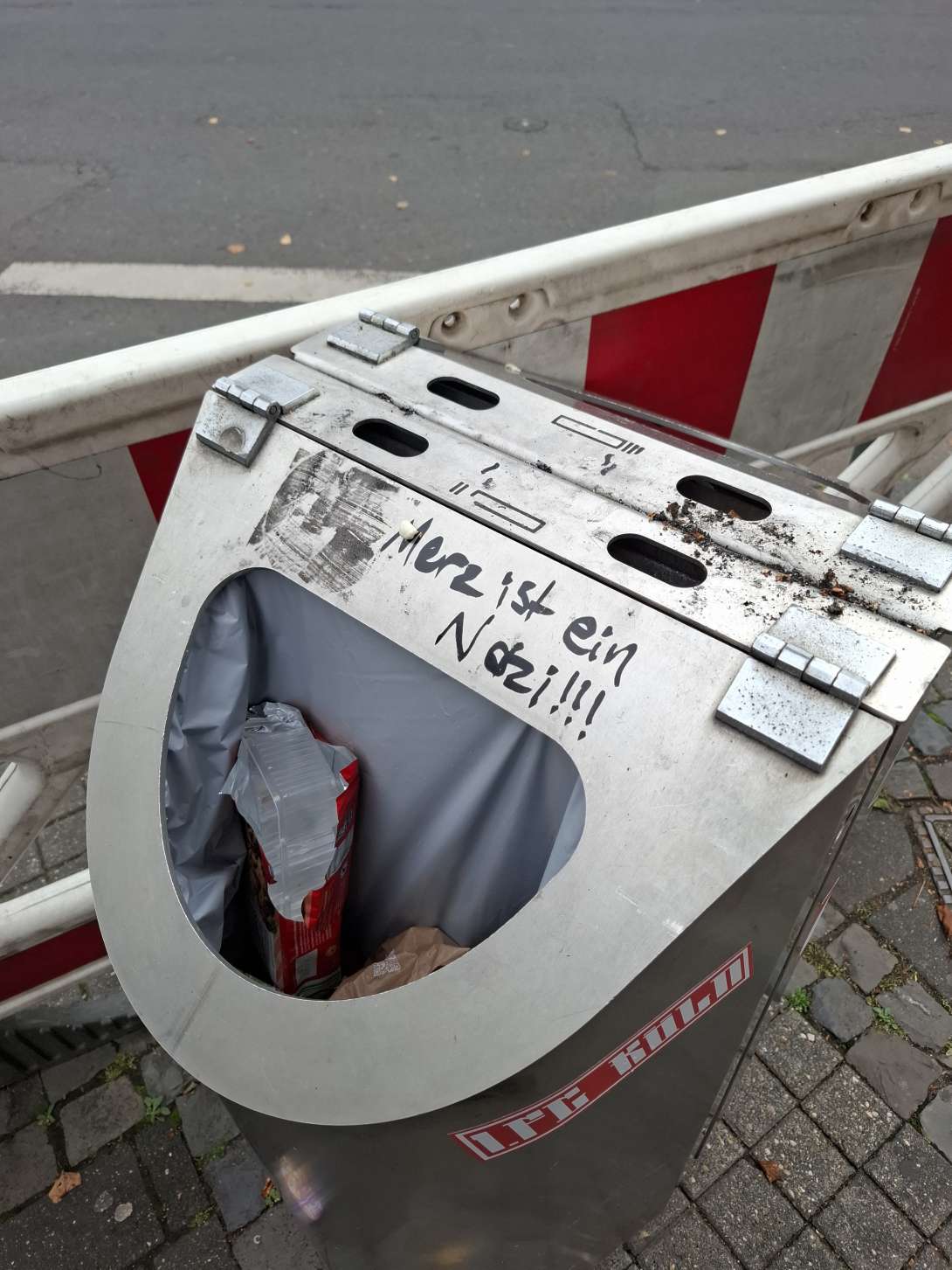 Bild zu gemeldetem Anliegen vom *2025-10-08 14:48:31