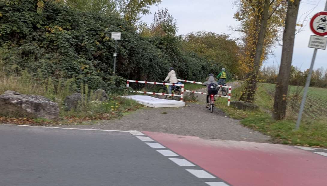 Bild zu gemeldetem Anliegen vom *2025-11-03 08:40:12