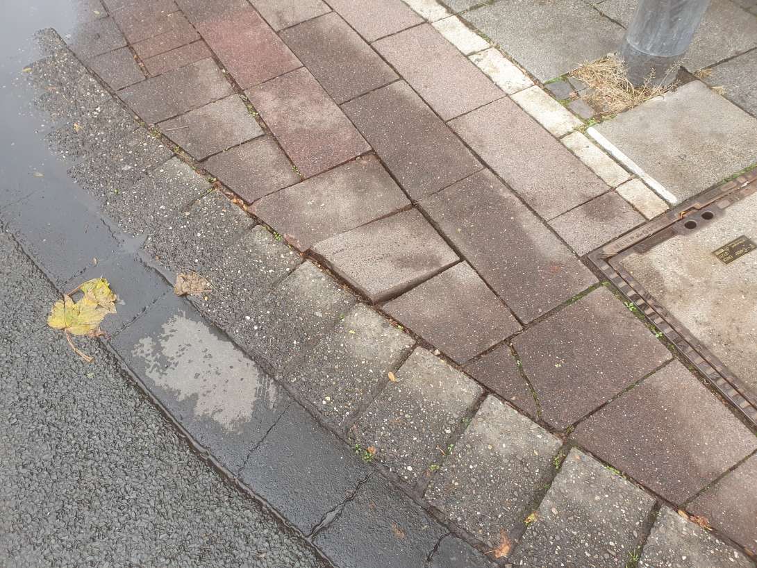 Bild zu gemeldetem Anliegen vom *2025-10-24 15:31:50