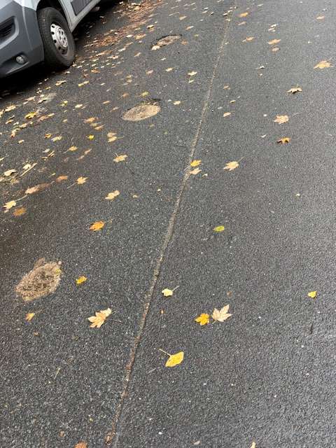 Bild zu gemeldetem Anliegen vom *2025-10-28 15:37:39