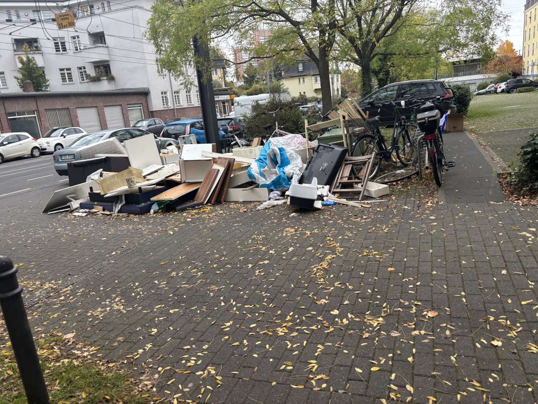 Bild zu gemeldetem Anliegen vom *2025-10-16 17:17:53