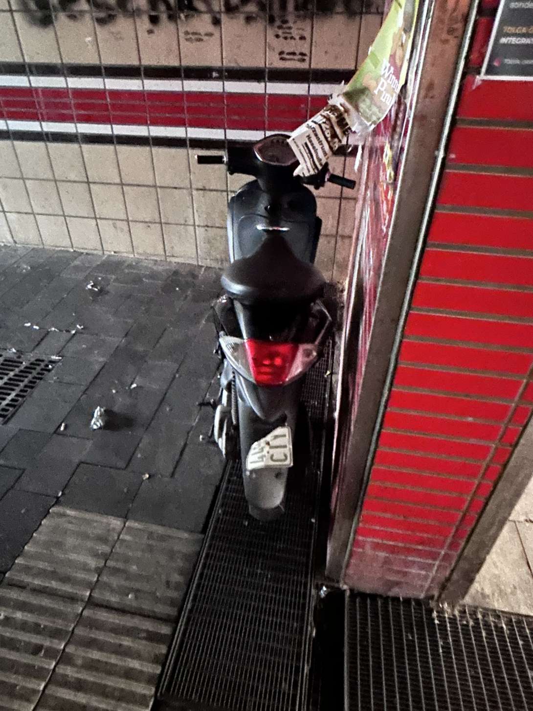 Bild zu gemeldetem Anliegen vom *2025-10-19 18:28:19