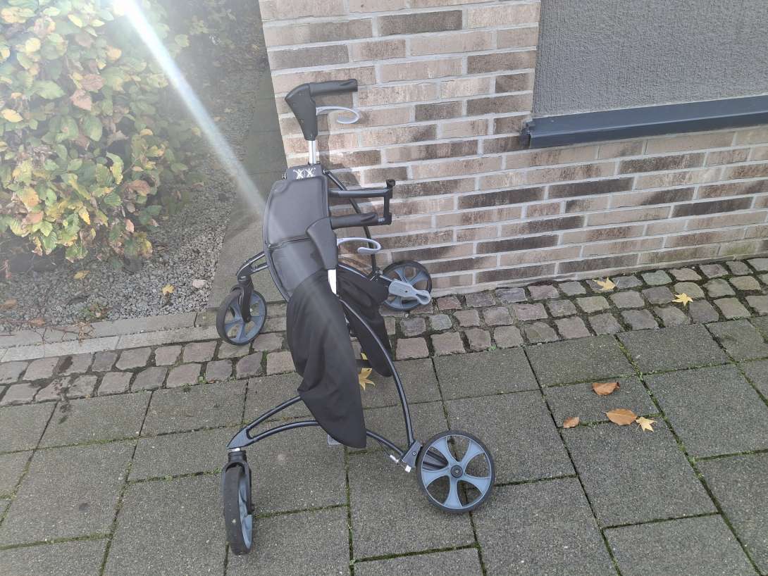 Bild zu gemeldetem Anliegen vom *2025-11-03 14:14:17