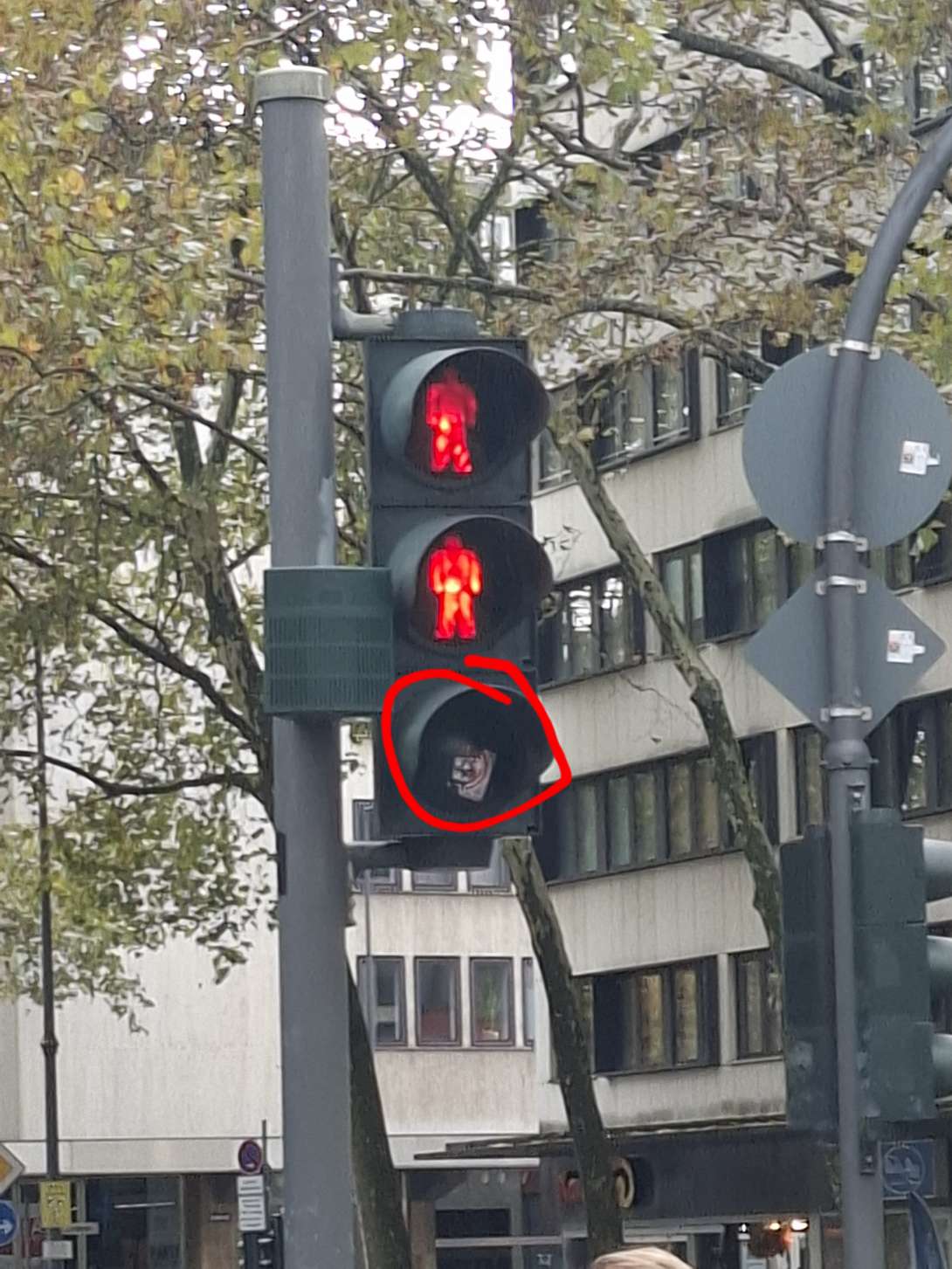 Bild zu gemeldetem Anliegen vom *2025-11-03 13:44:37