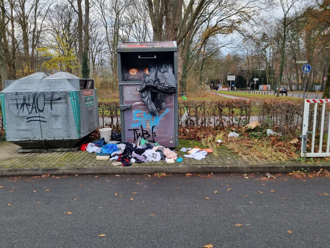 Bild zu gemeldetem Anliegen vom *2025-12-01 12:20:02