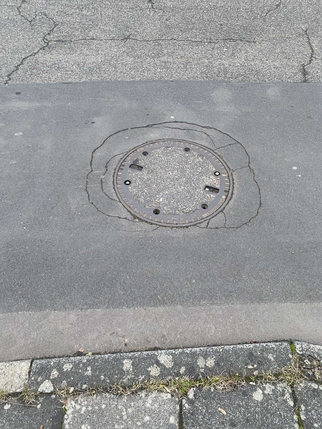 Bild zu gemeldetem Anliegen vom *2025-11-26 15:32:09