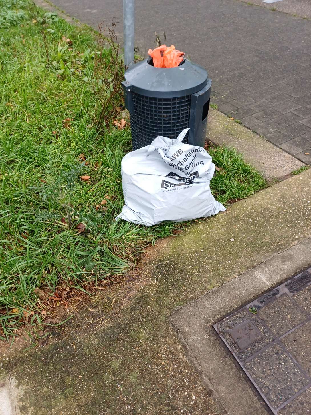 Bild zu gemeldetem Anliegen vom *2025-12-10 14:13:43