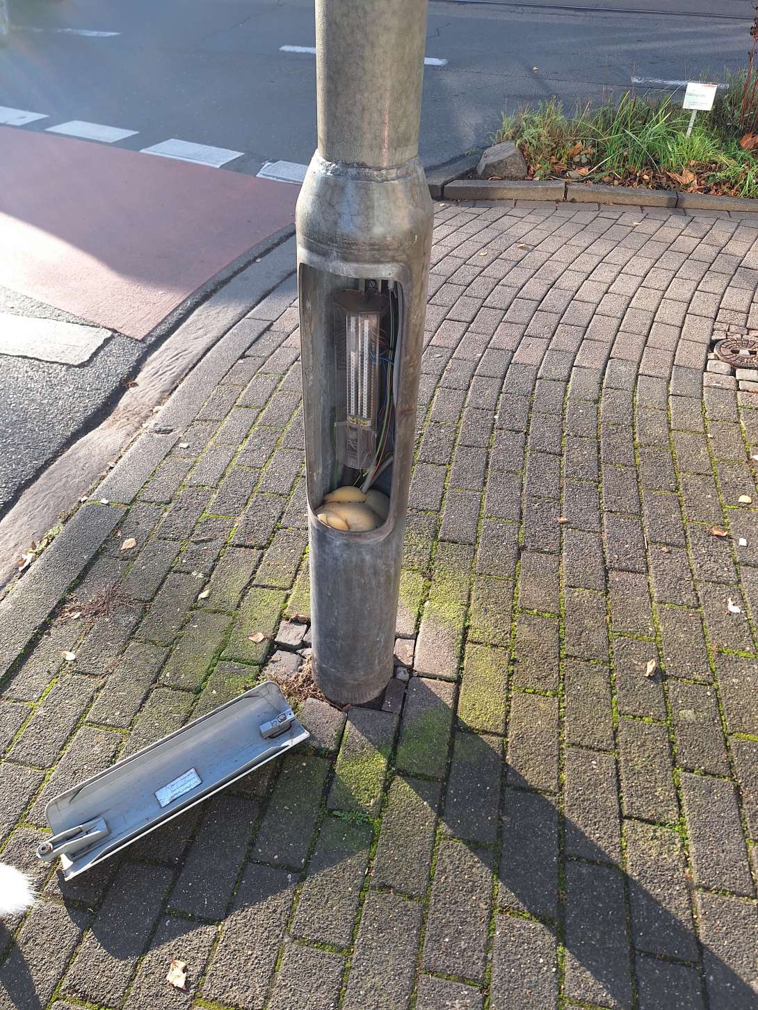 Bild zu gemeldetem Anliegen vom *2025-12-15 16:13:35