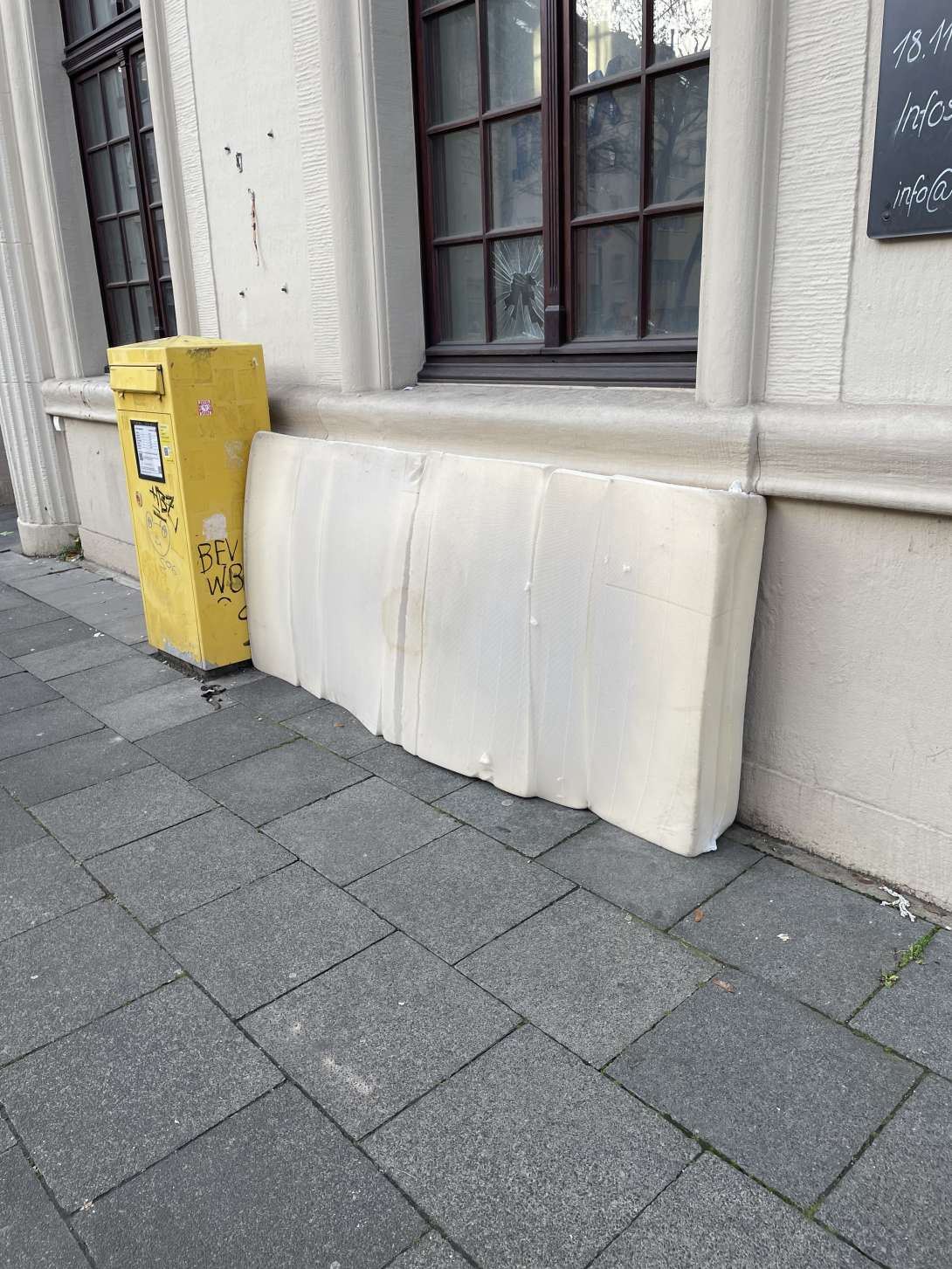 Bild zu gemeldetem Anliegen vom *2025-12-01 13:17:20