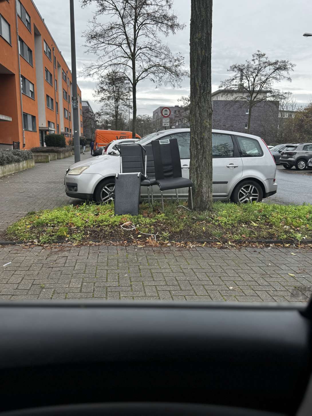 Bild zu gemeldetem Anliegen vom *2025-12-02 16:00:40