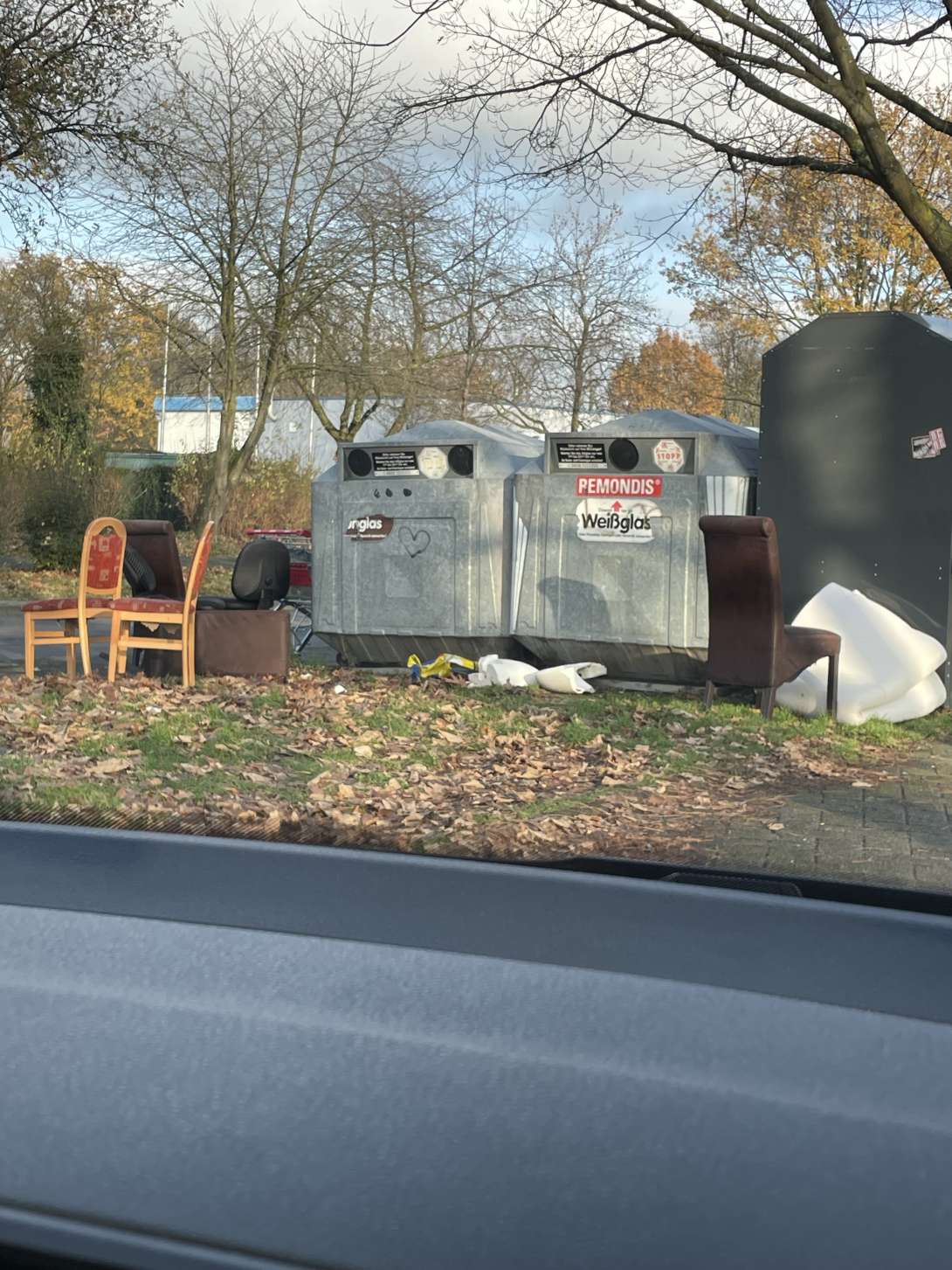 Gelände an Abbiegung zu Beutenerstr Höhe Feuerwehr ostheim