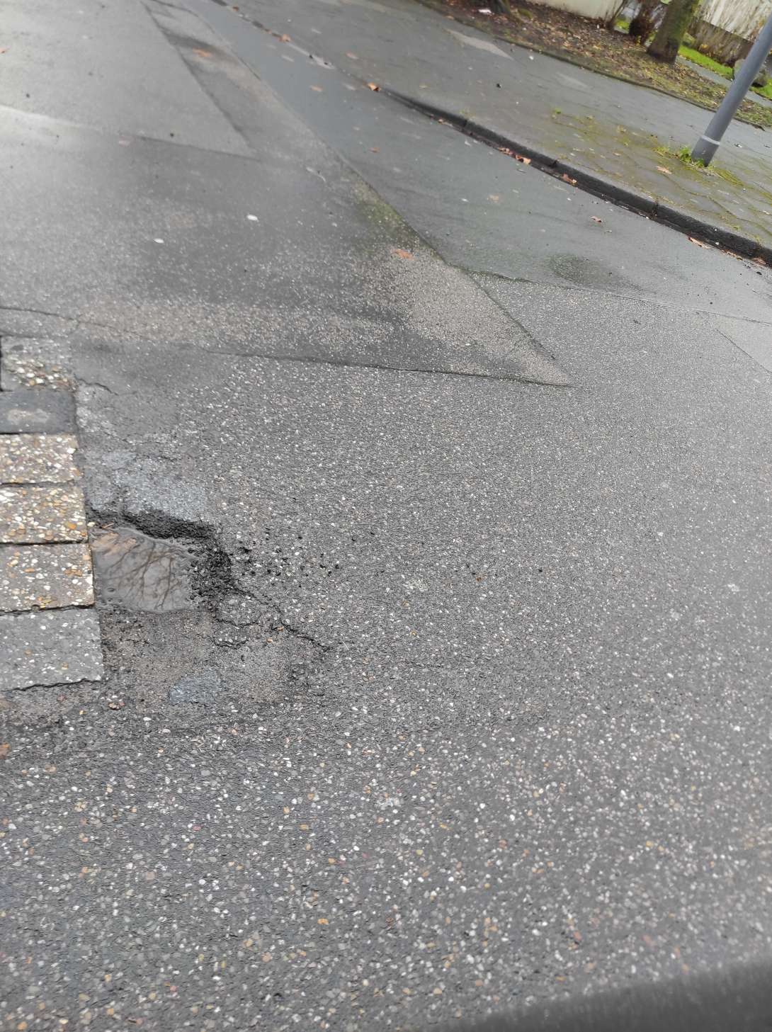 Bild zu gemeldetem Anliegen vom *2025-12-08 14:24:28