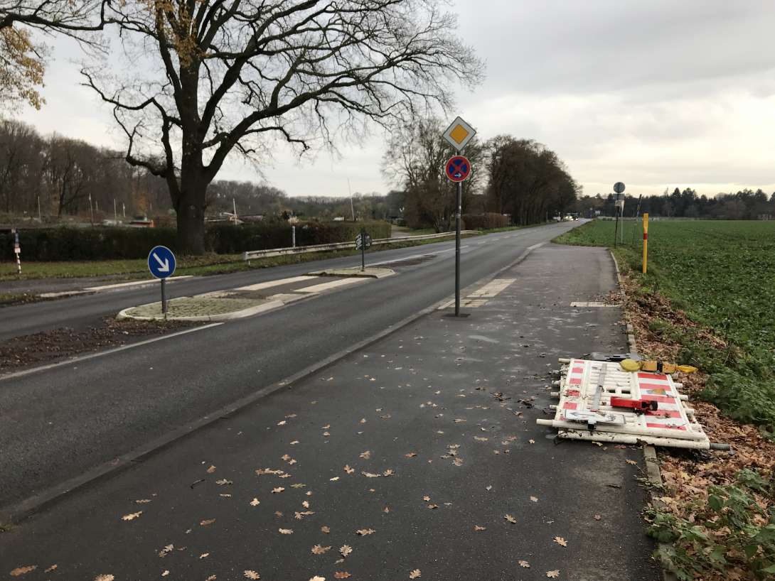 Bild zu gemeldetem Anliegen vom *2025-12-03 15:37:33