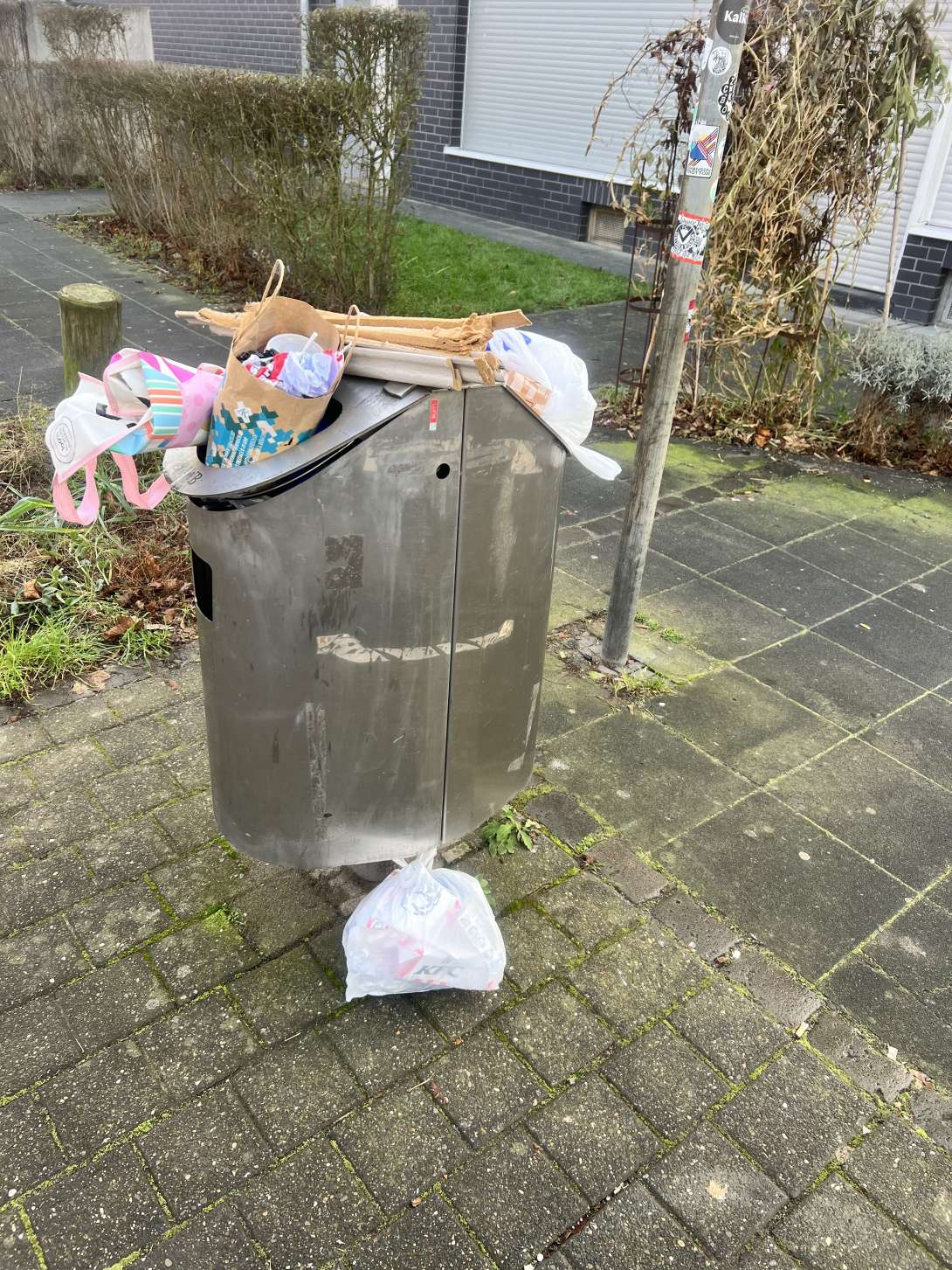 Bild zu gemeldetem Anliegen vom *2025-12-28 22:03:51