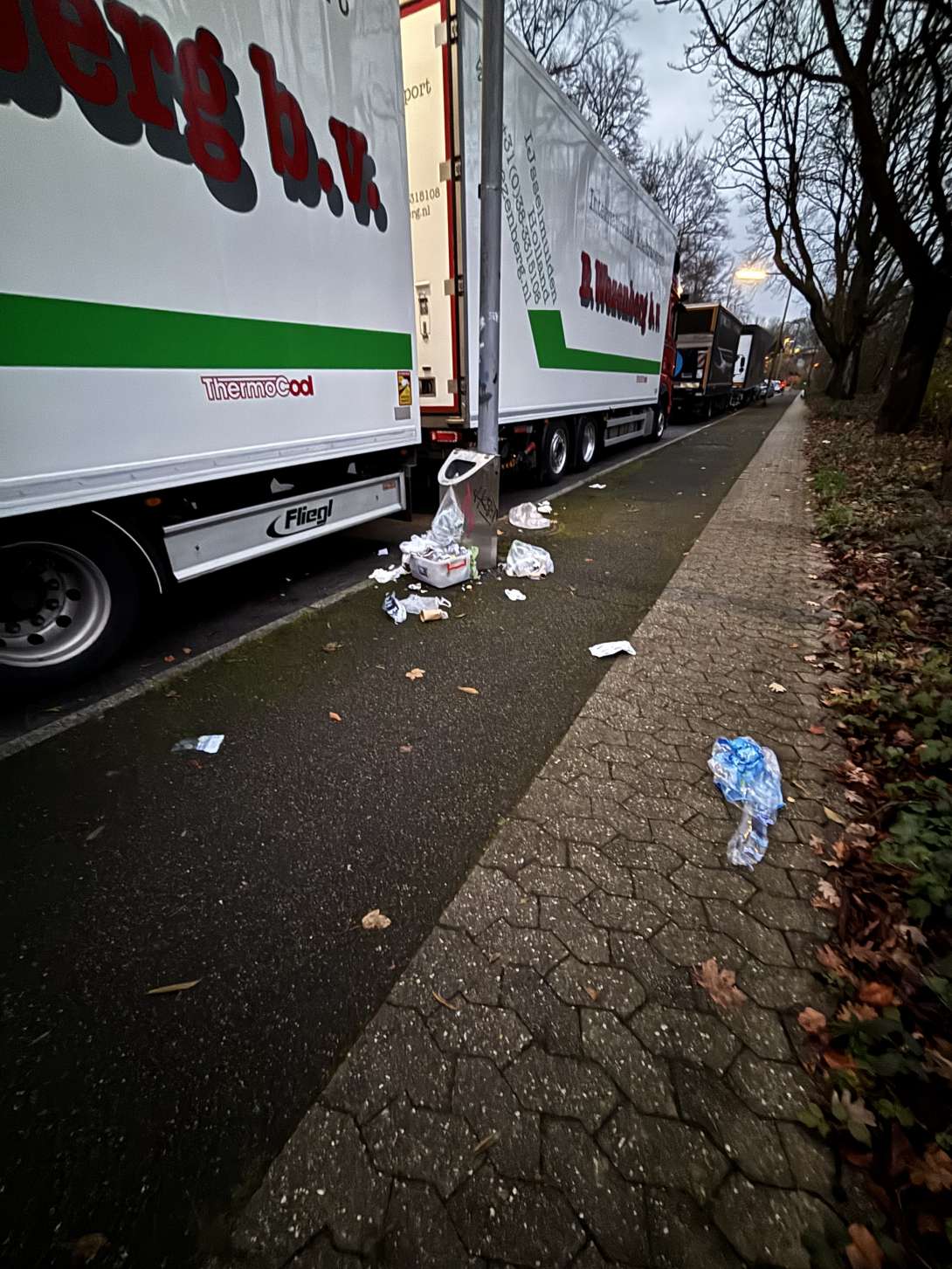 Bild zu gemeldetem Anliegen vom *2025-12-03 22:31:01