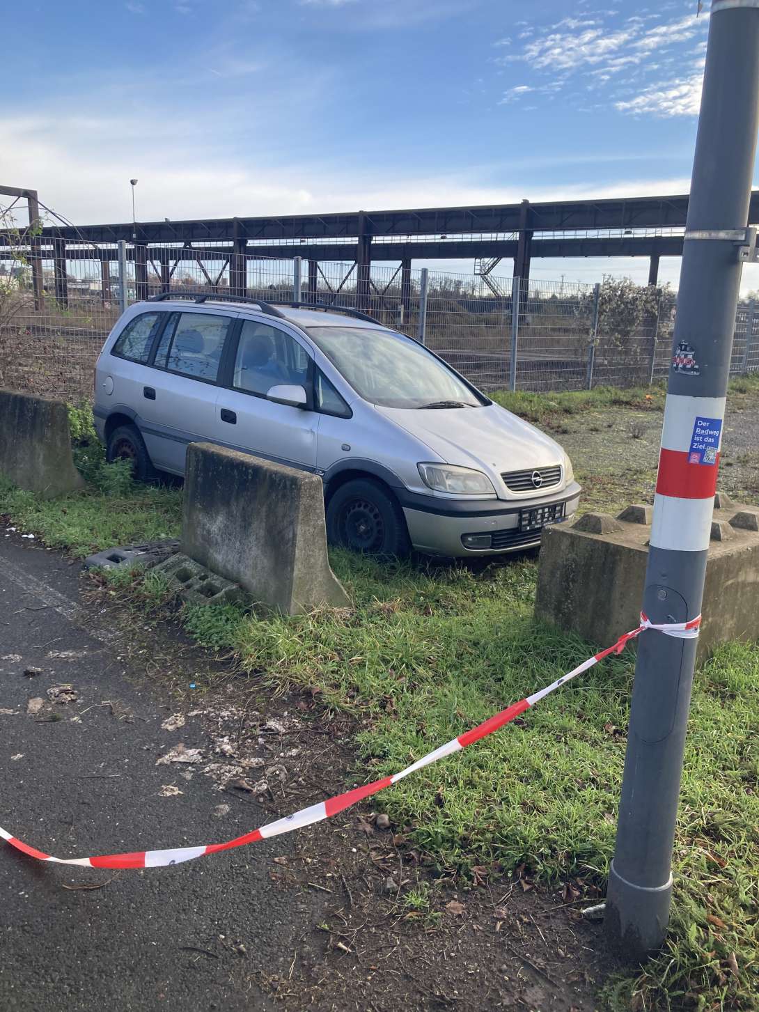 Bild zu gemeldetem Anliegen vom *2025-12-09 17:15:19