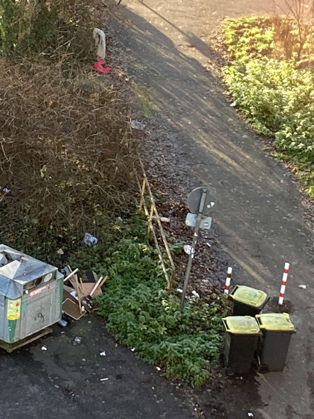 Bild zu gemeldetem Anliegen vom *2025-12-15 13:29:20